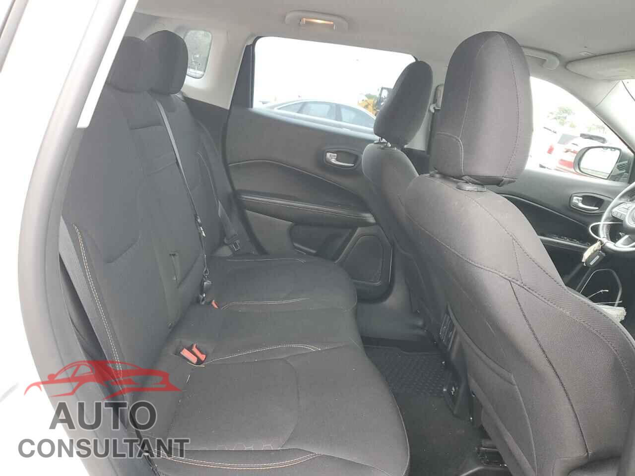 JEEP COMPASS 2017 - 3C4NJDAB4HT667078