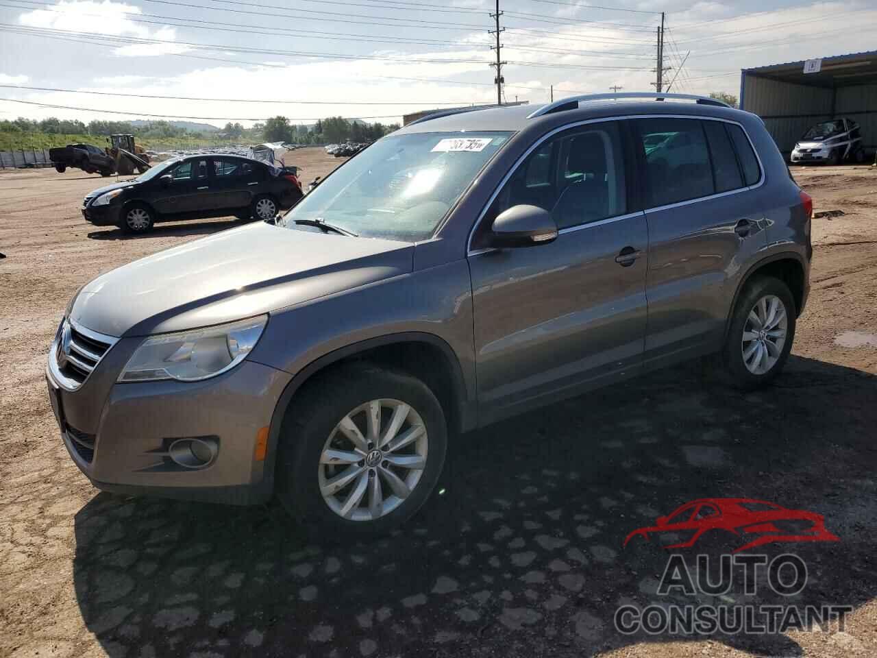 VOLKSWAGEN TIGUAN 2011 - WVGBV7AX4BW555091