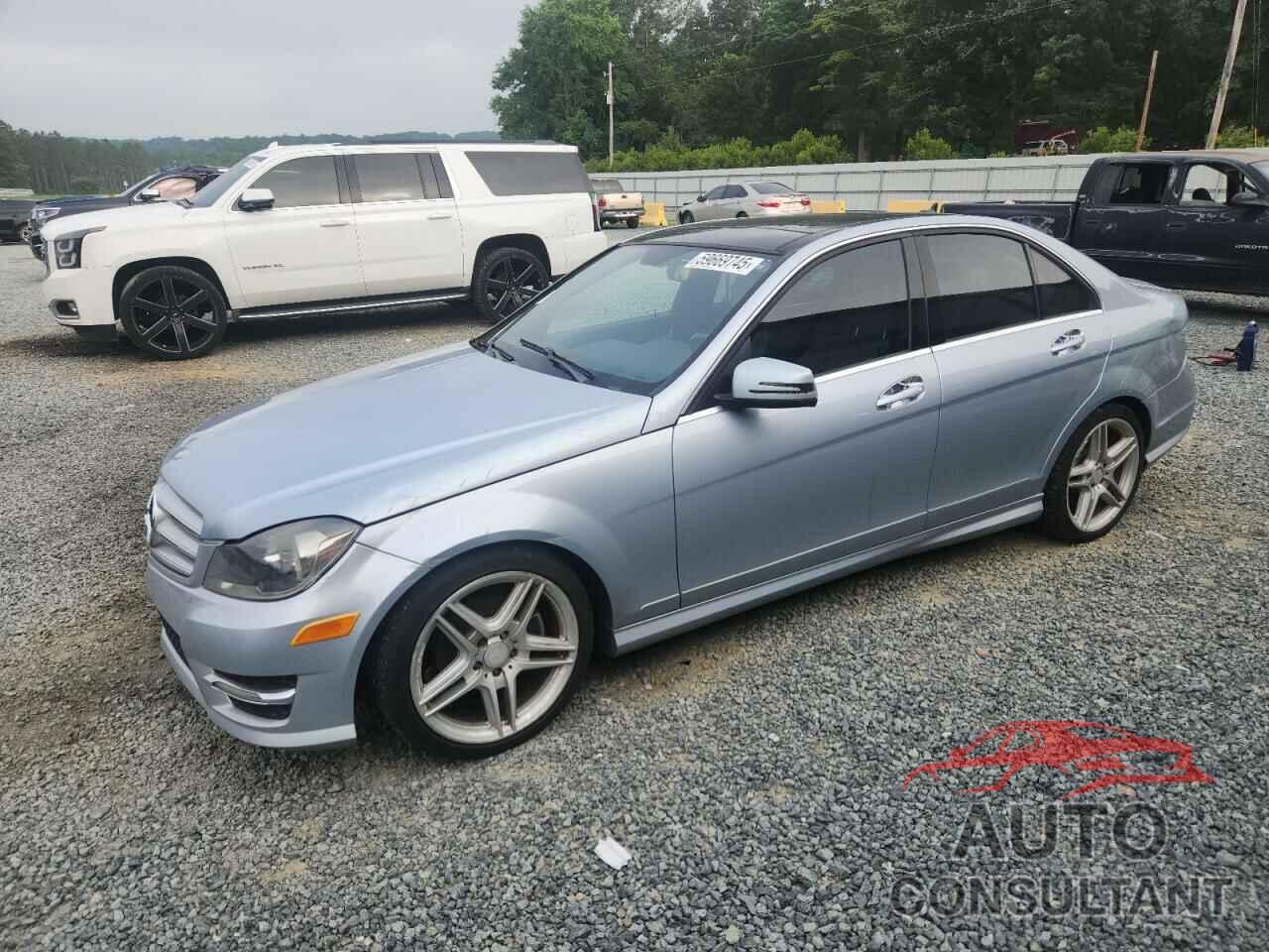 MERCEDES-BENZ C-CLASS 2013 - WDDGF4HB5DR292486