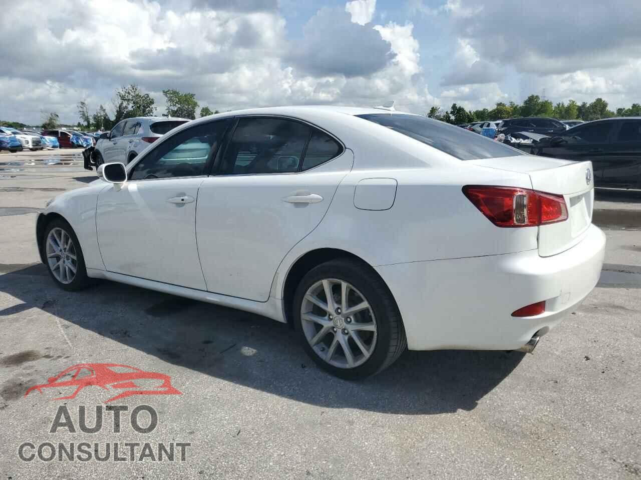 LEXUS IS 2012 - JTHCF5C20C2035750