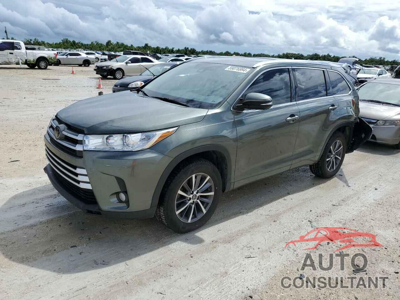 TOYOTA HIGHLANDER 2018 - 5TDKZRFH8JS273377