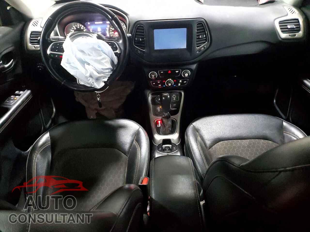 JEEP COMPASS 2020 - 3C4NJDBB4LT219625