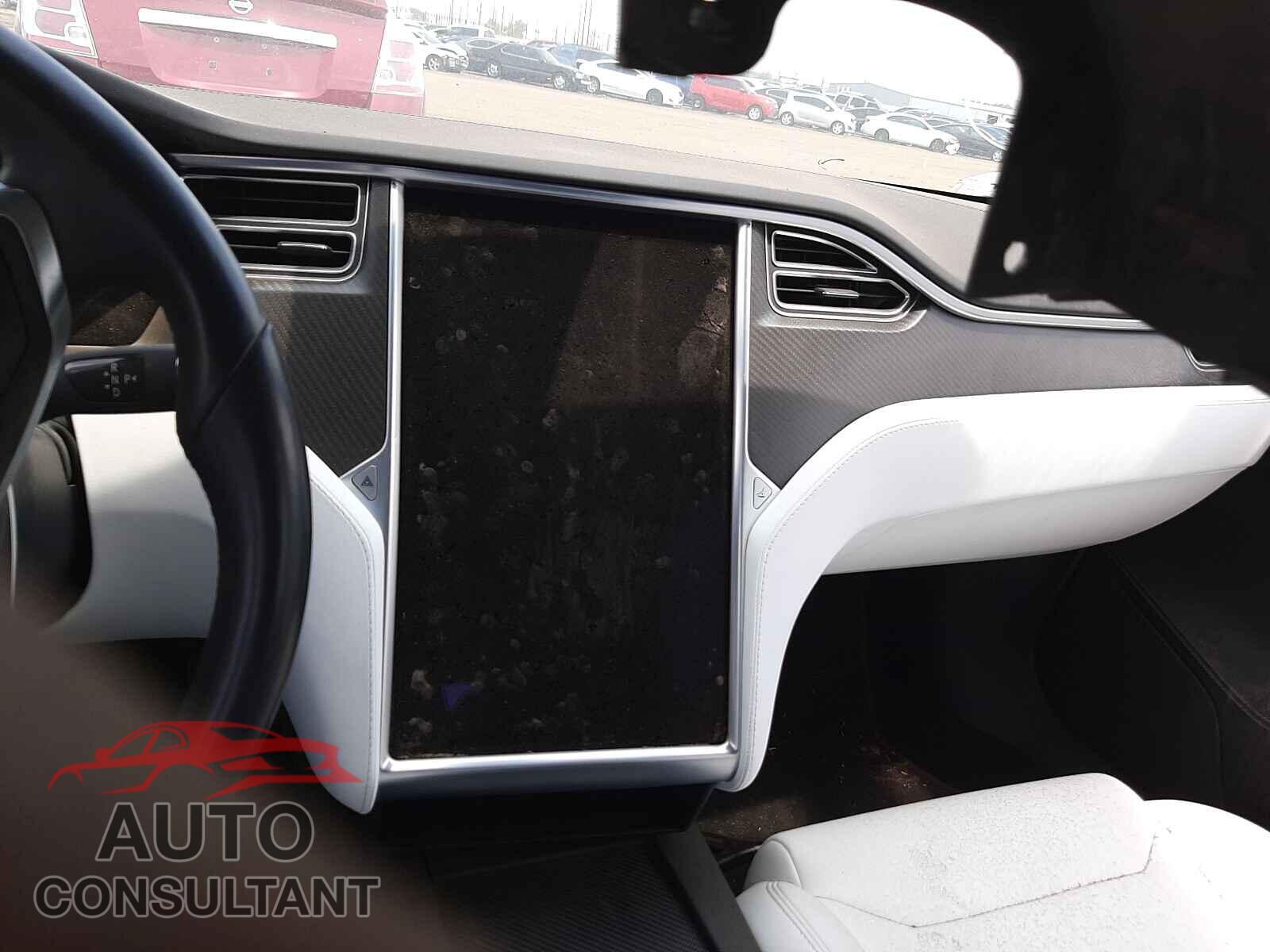 TESLA MODEL S 2017 - 5YJSA1E2XHF219566