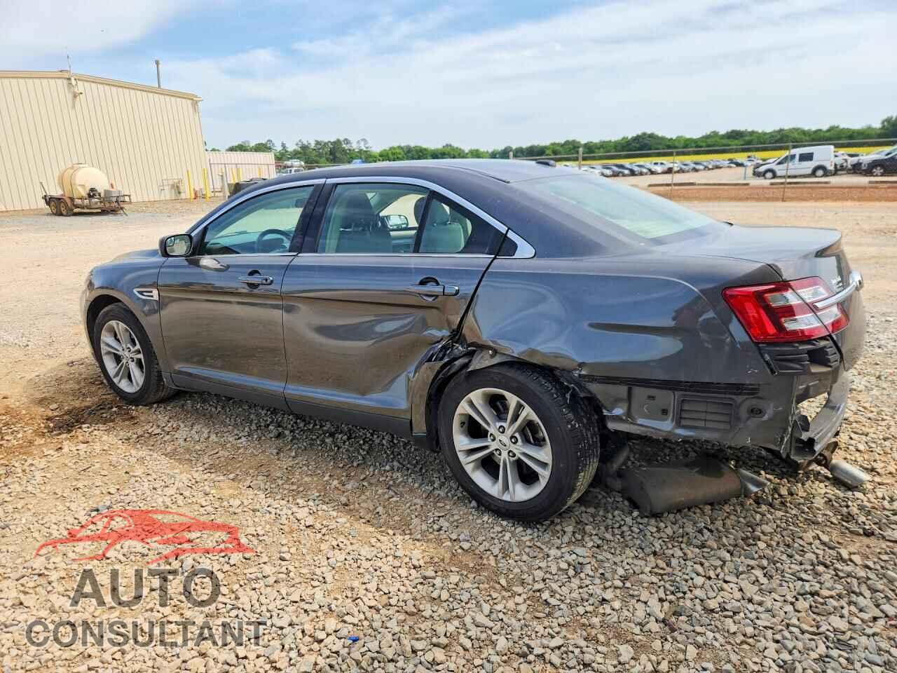 FORD TAURUS 2018 - 1FAHP2D82JG126501