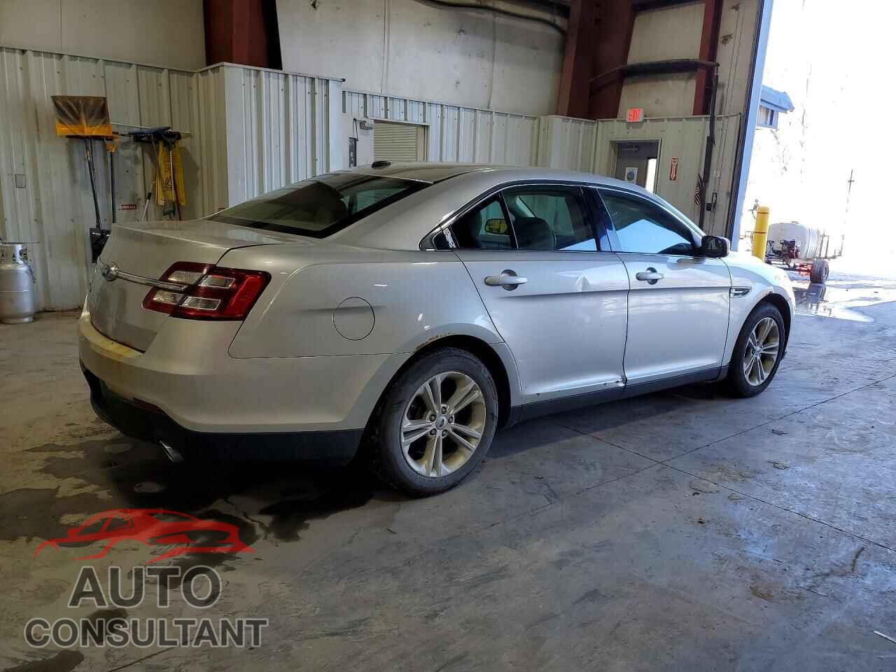 FORD TAURUS 2015 - 1FAHP2D82FG154483
