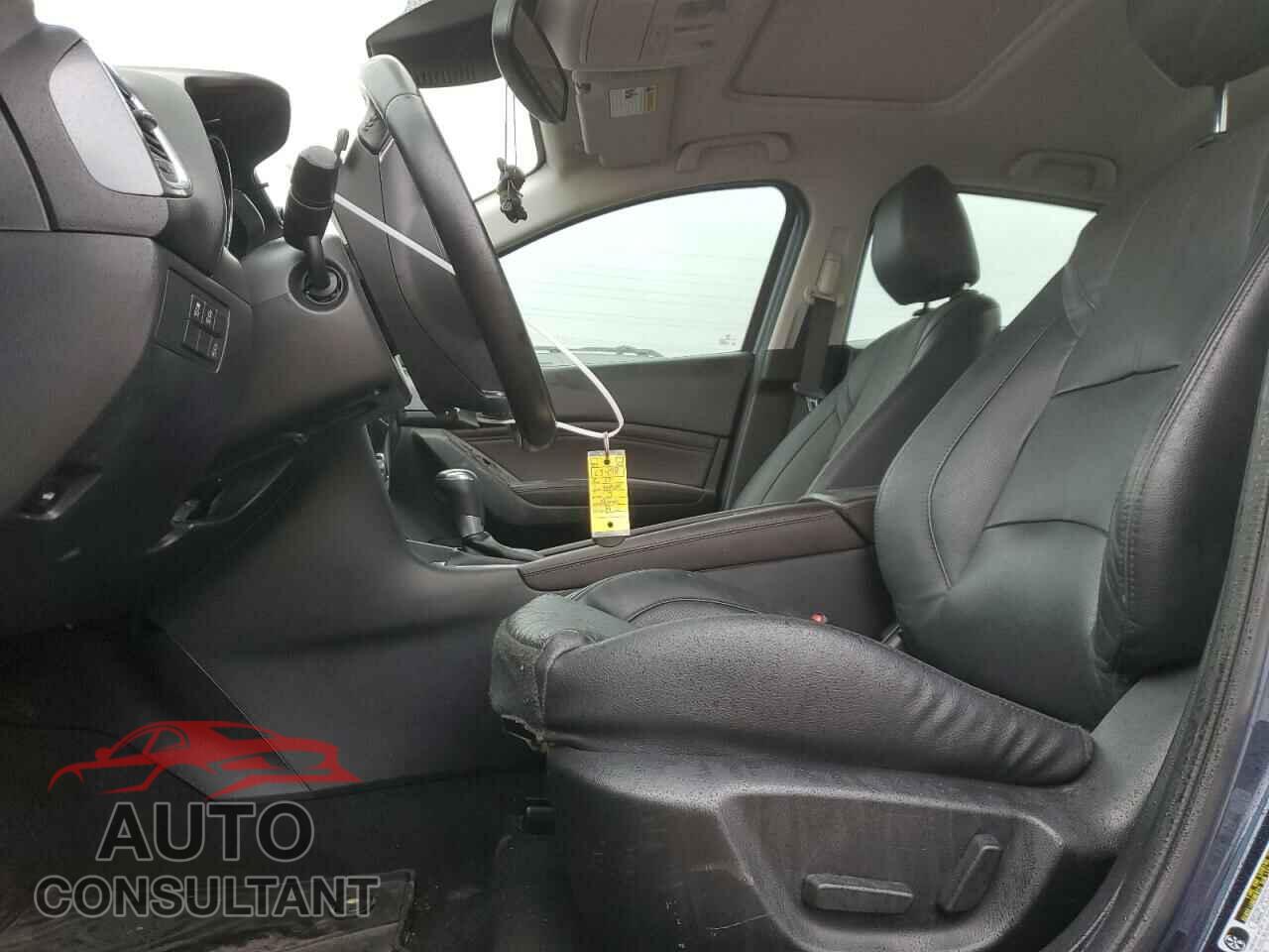 MAZDA 3 2017 - 3MZBN1W31HM152585