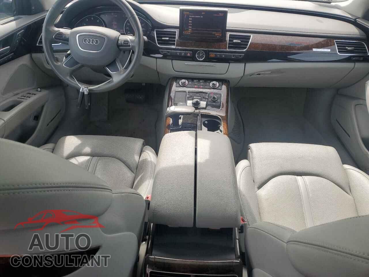 AUDI A8 2011 - WAURVAFD0BN008921