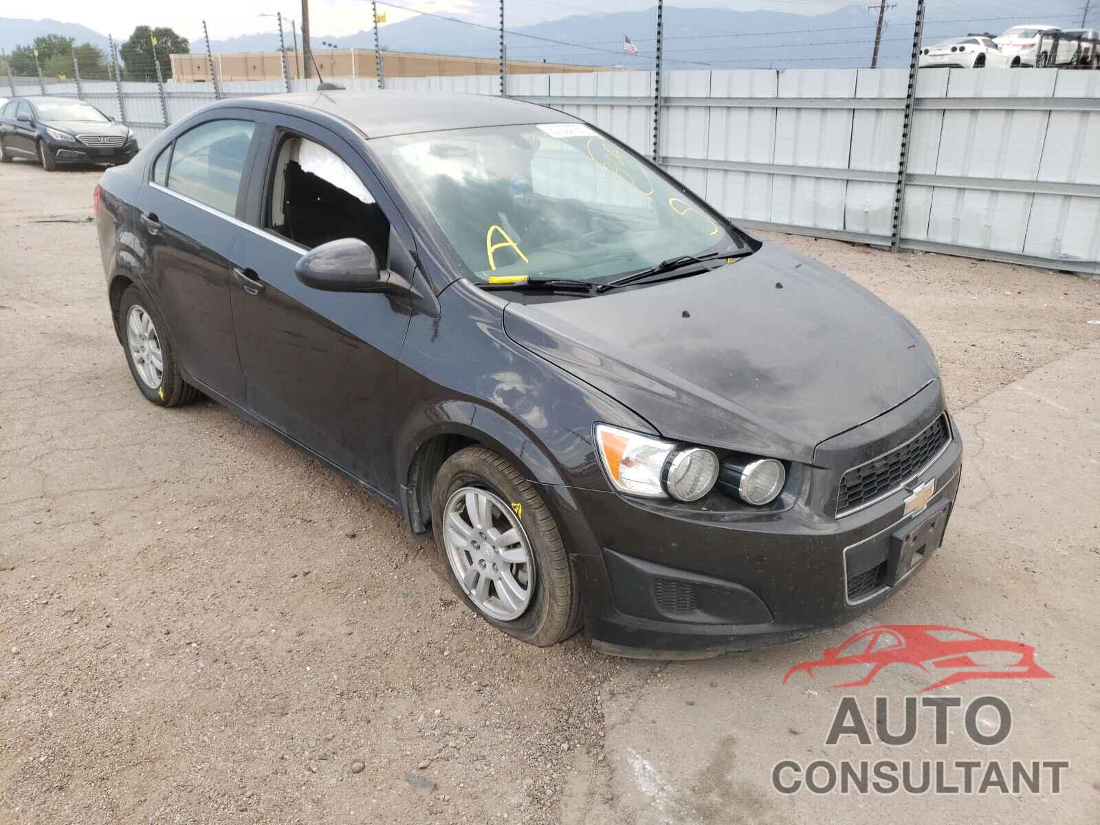 CHEVROLET SONIC 2016 - 1G1JC5SB2G4111376