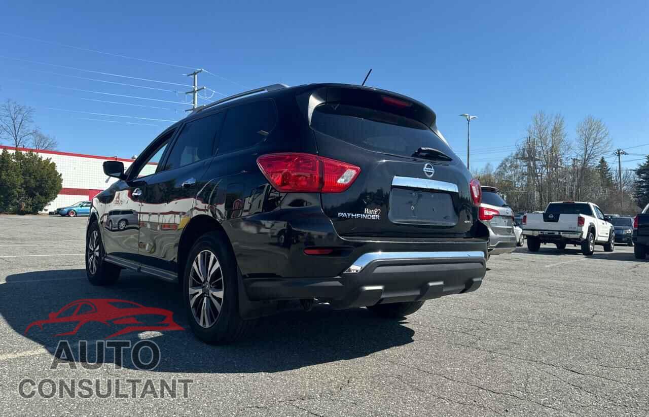 NISSAN PATHFINDER 2017 - 5N1DR2MM7HC691663