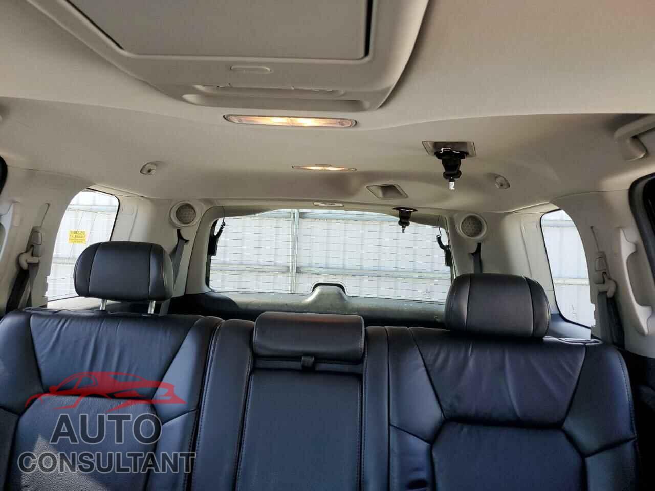HONDA PILOT 2011 - 5FNYF4H92BB089912