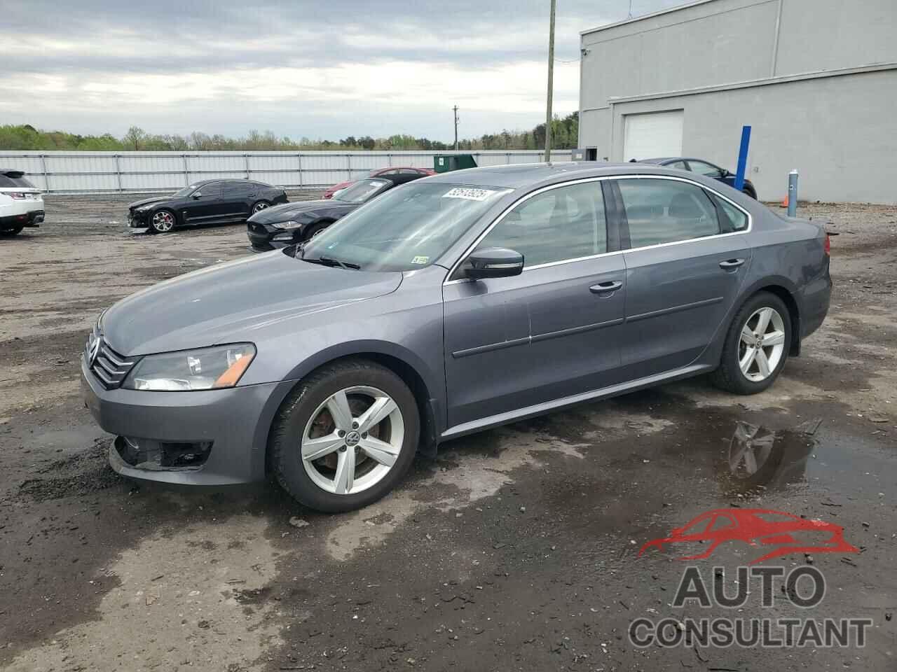 VOLKSWAGEN PASSAT 2013 - 1VWBP7A32DC113939