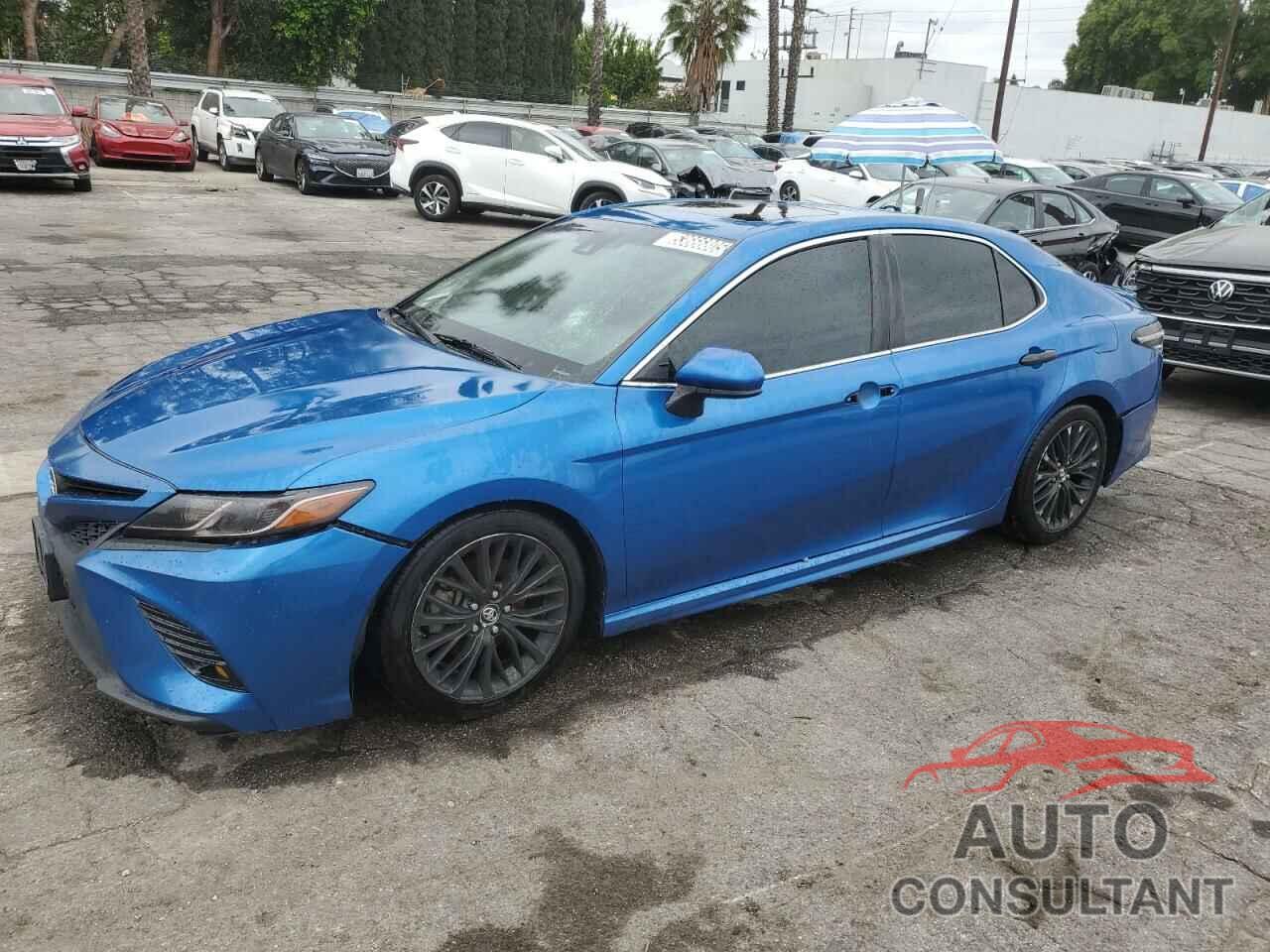 TOYOTA CAMRY 2018 - 4T1B11HK4JU074108