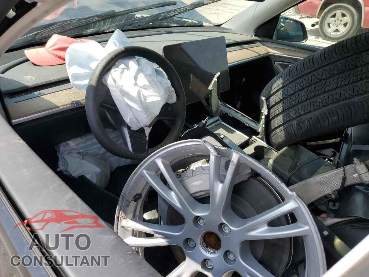 TESLA MODEL Y 2024 - 7SAYGDED2RF094708