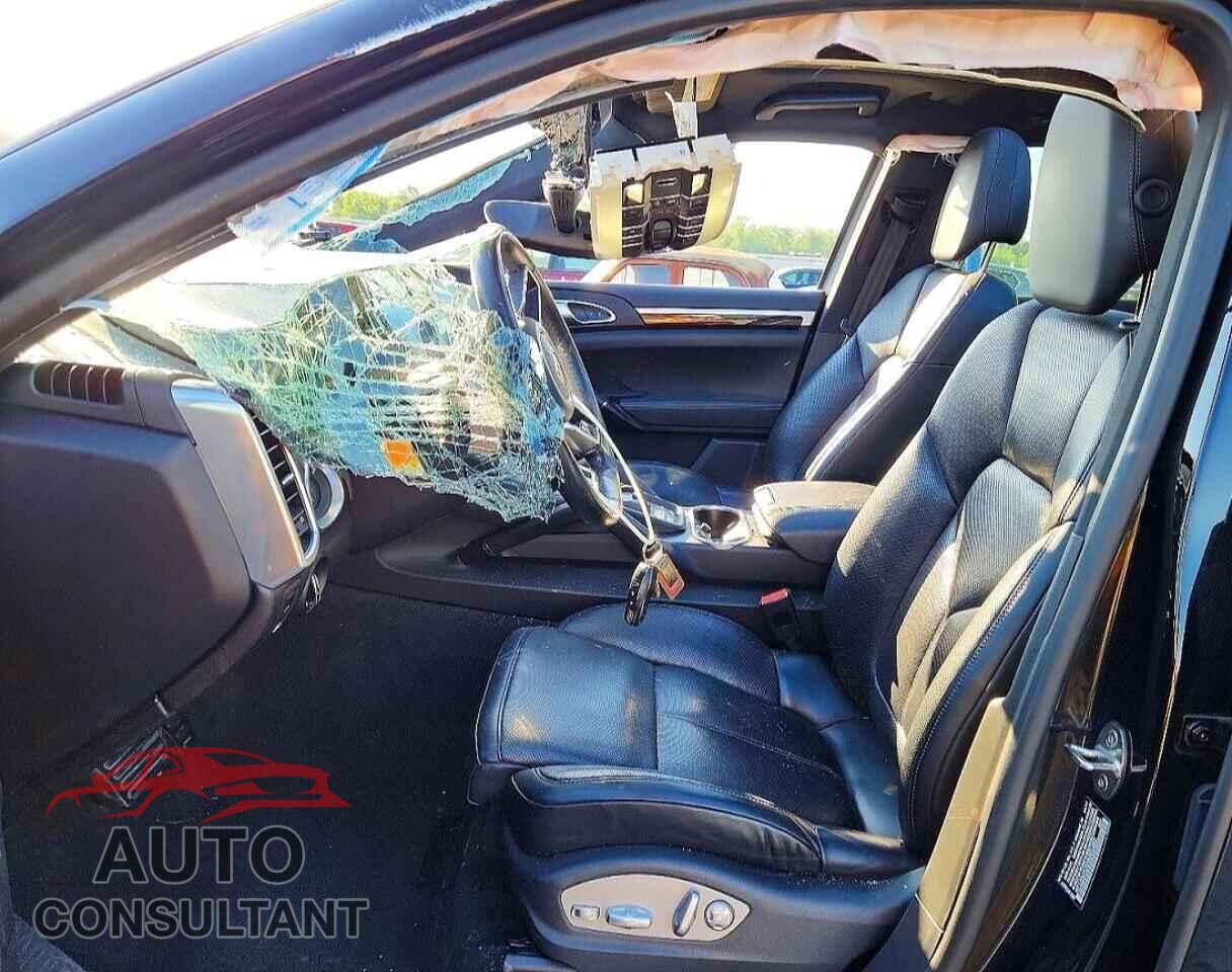 PORSCHE CAYENNE 2017 - WP1AA2A26HKA91660