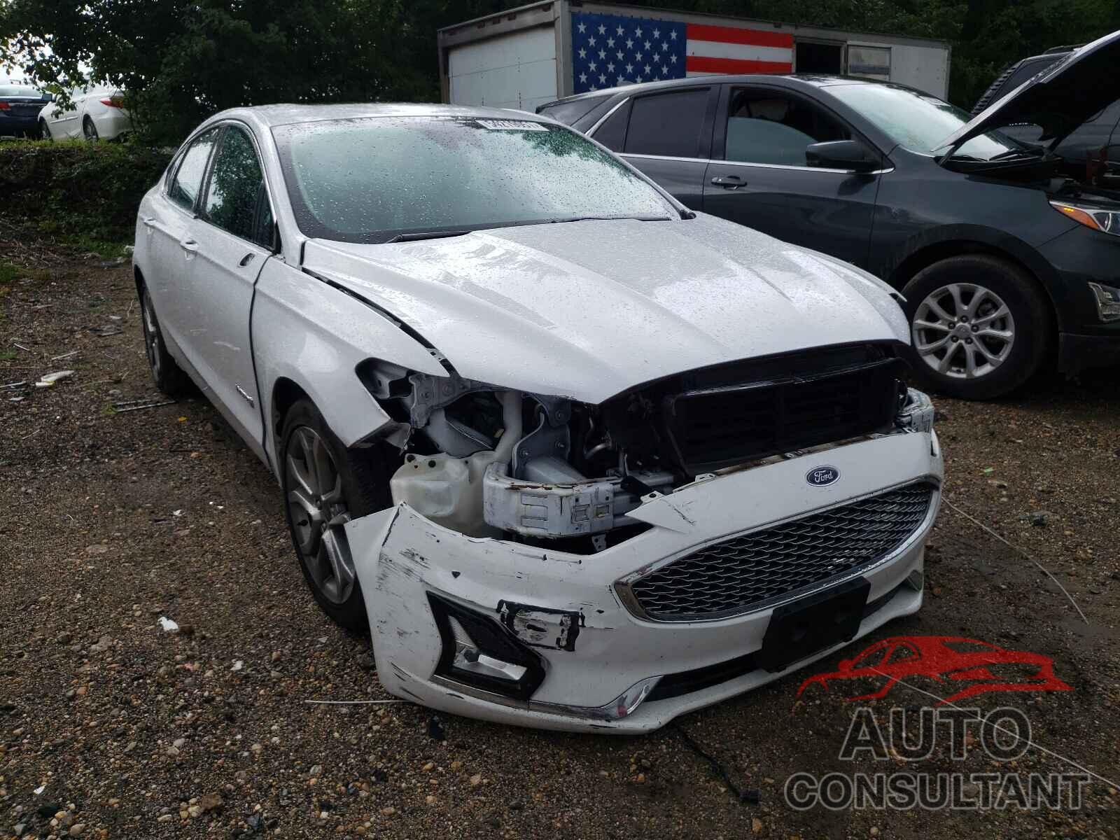 FORD FUSION 2019 - 3FA6P0RU5KR180645