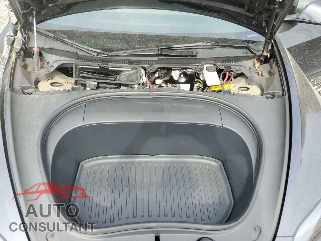 TESLA MODEL 3 2024 - 5YJ3E1EA5RF771297