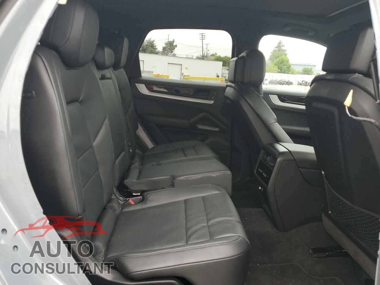 PORSCHE CAYENNE 2024 - WP1AA2AY3RDA11208