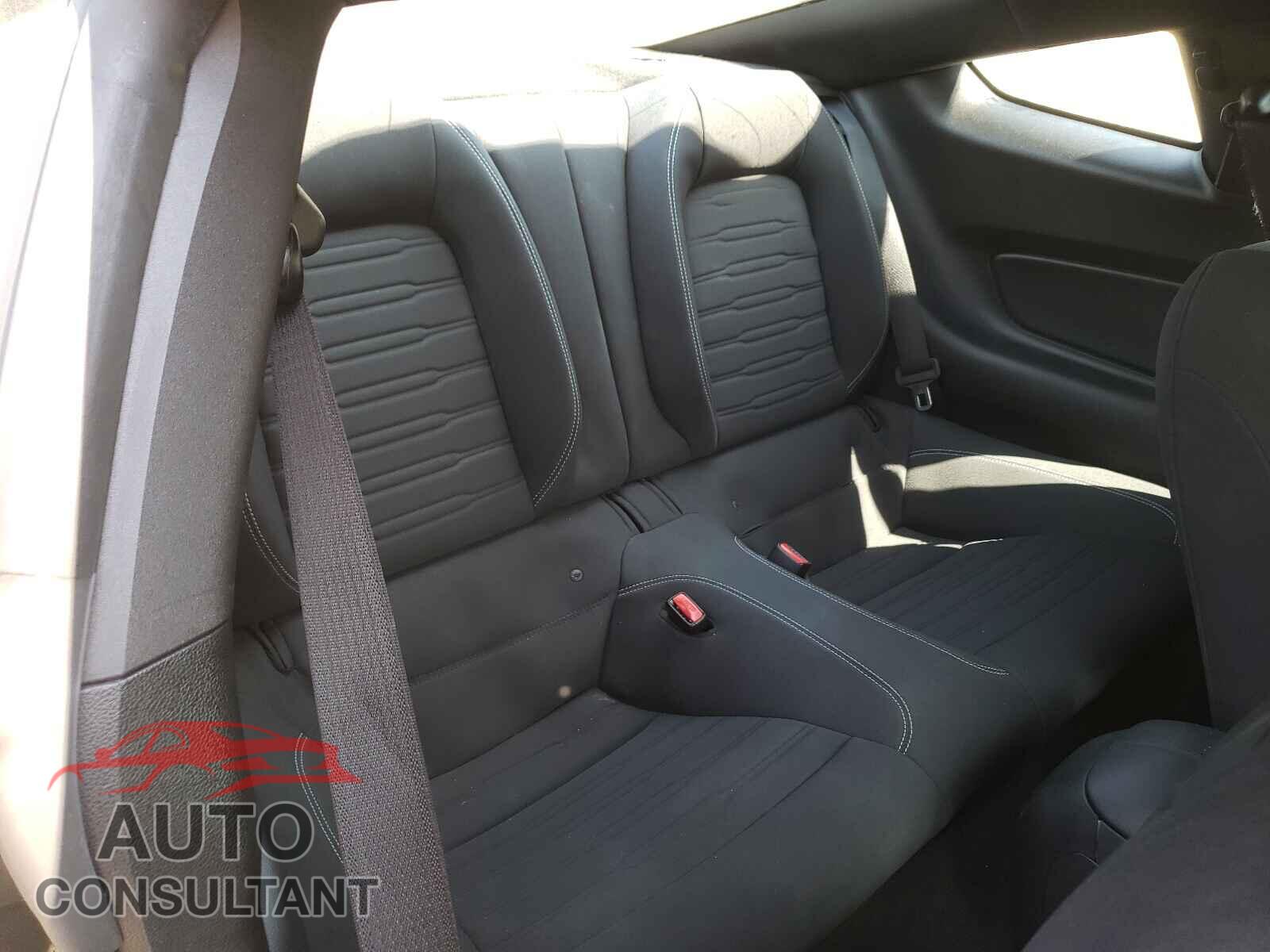 FORD MUSTANG 2017 - 1FA6P8TH5H5307111