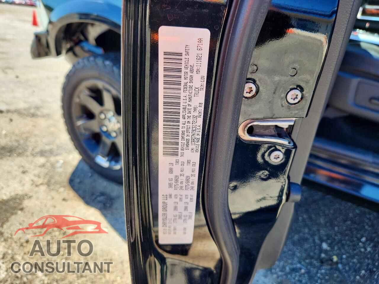 DODGE RAM 1500 2012 - 1C6RD7NT9CS172132