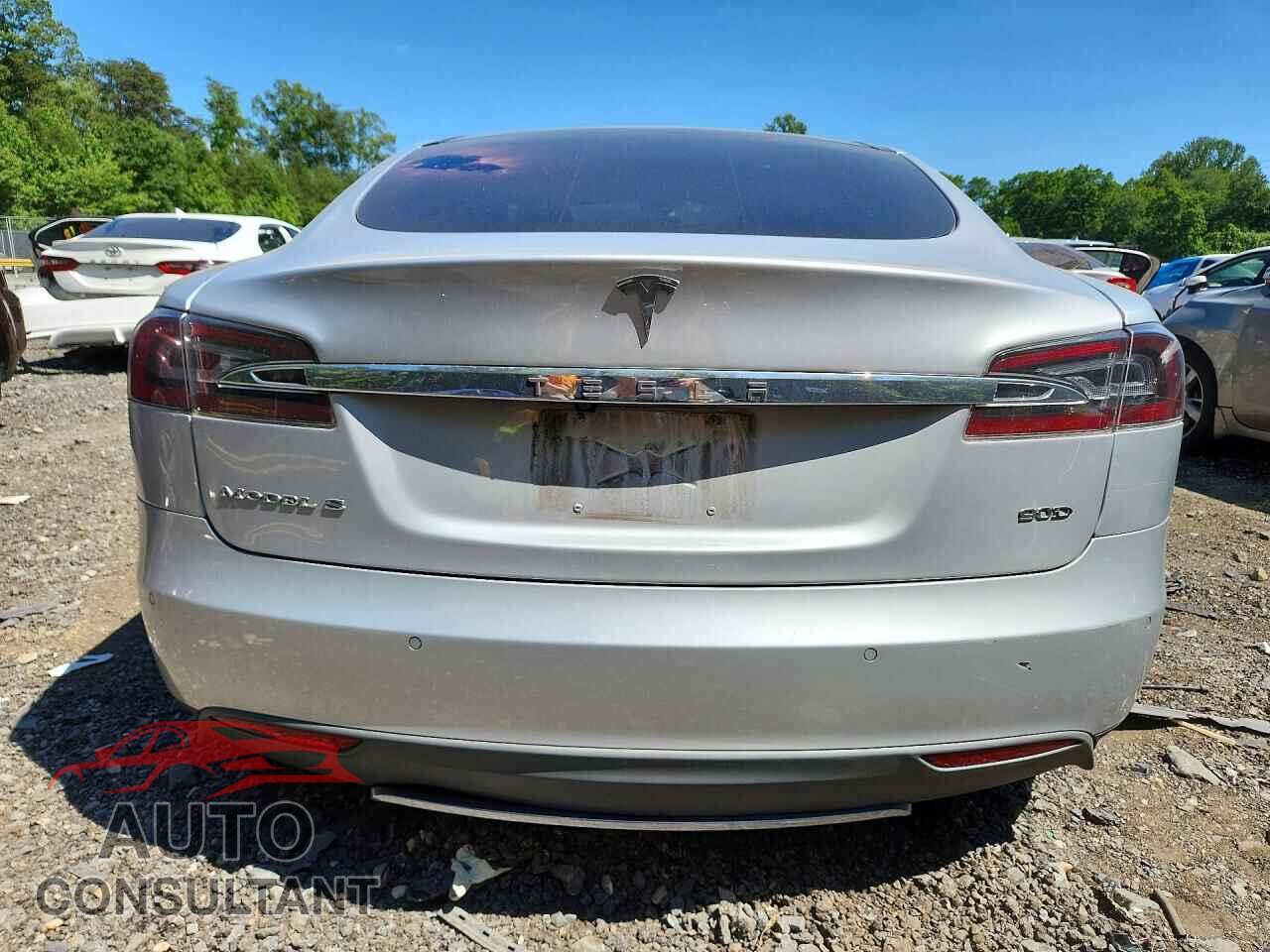 TESLA MODEL S 2015 - 5YJSA1E24FF113451