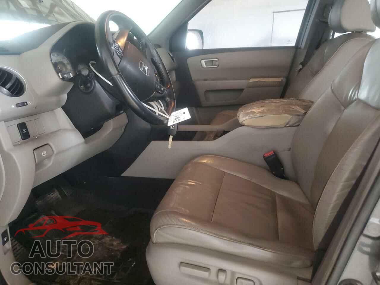 HONDA PILOT 2011 - 5FNYF4H61BB040724