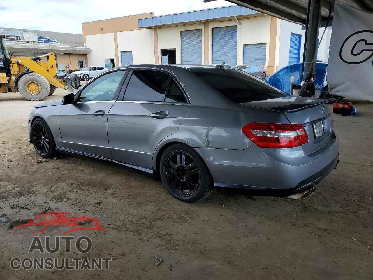 MERCEDES-BENZ E-CLASS 2011 - WDDHF7CB8BA316918