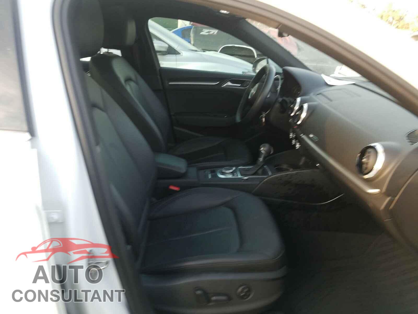 AUDI A3 2019 - WAUGUGFF5K1011450