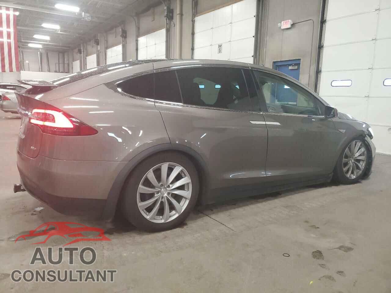 TESLA MODEL X 2016 - 5YJXCBE20GF003018