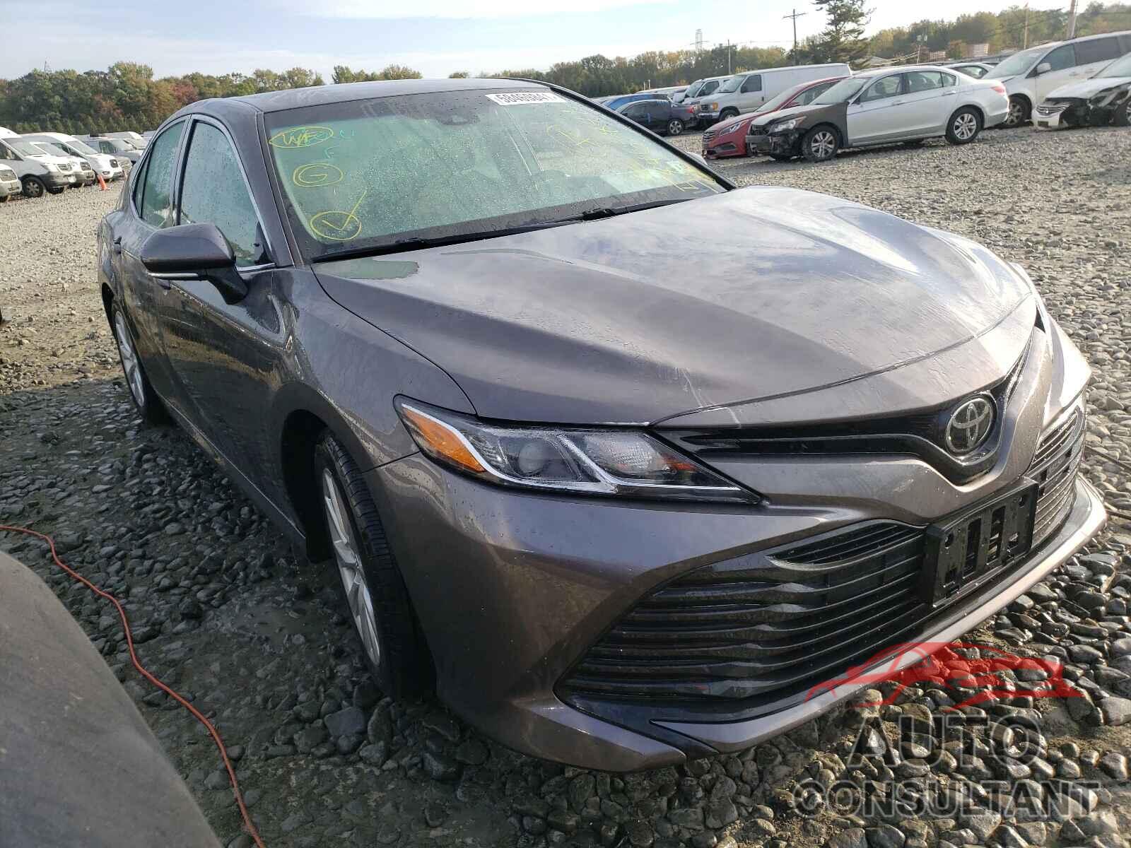 TOYOTA CAMRY 2018 - 4T1B11HK4JU017777