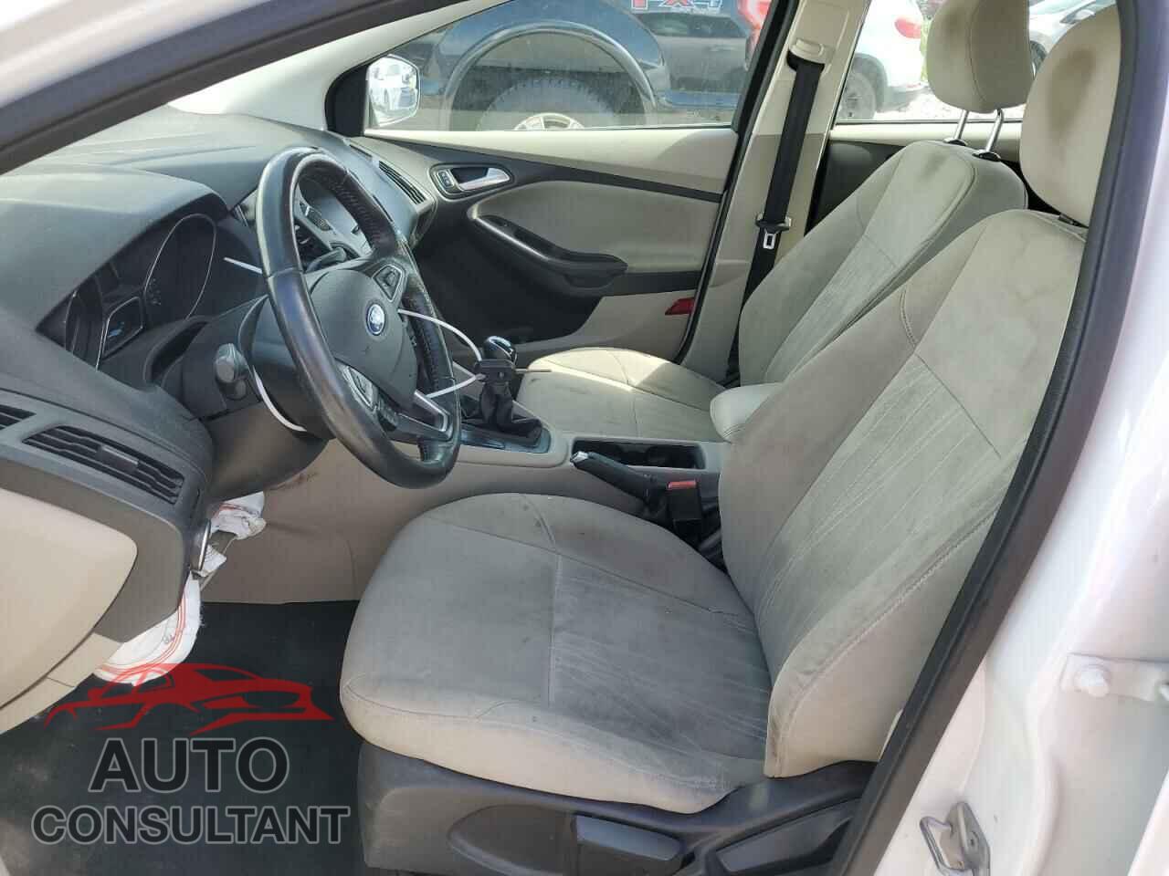 FORD FOCUS 2015 - 1FADP3F26FL348356