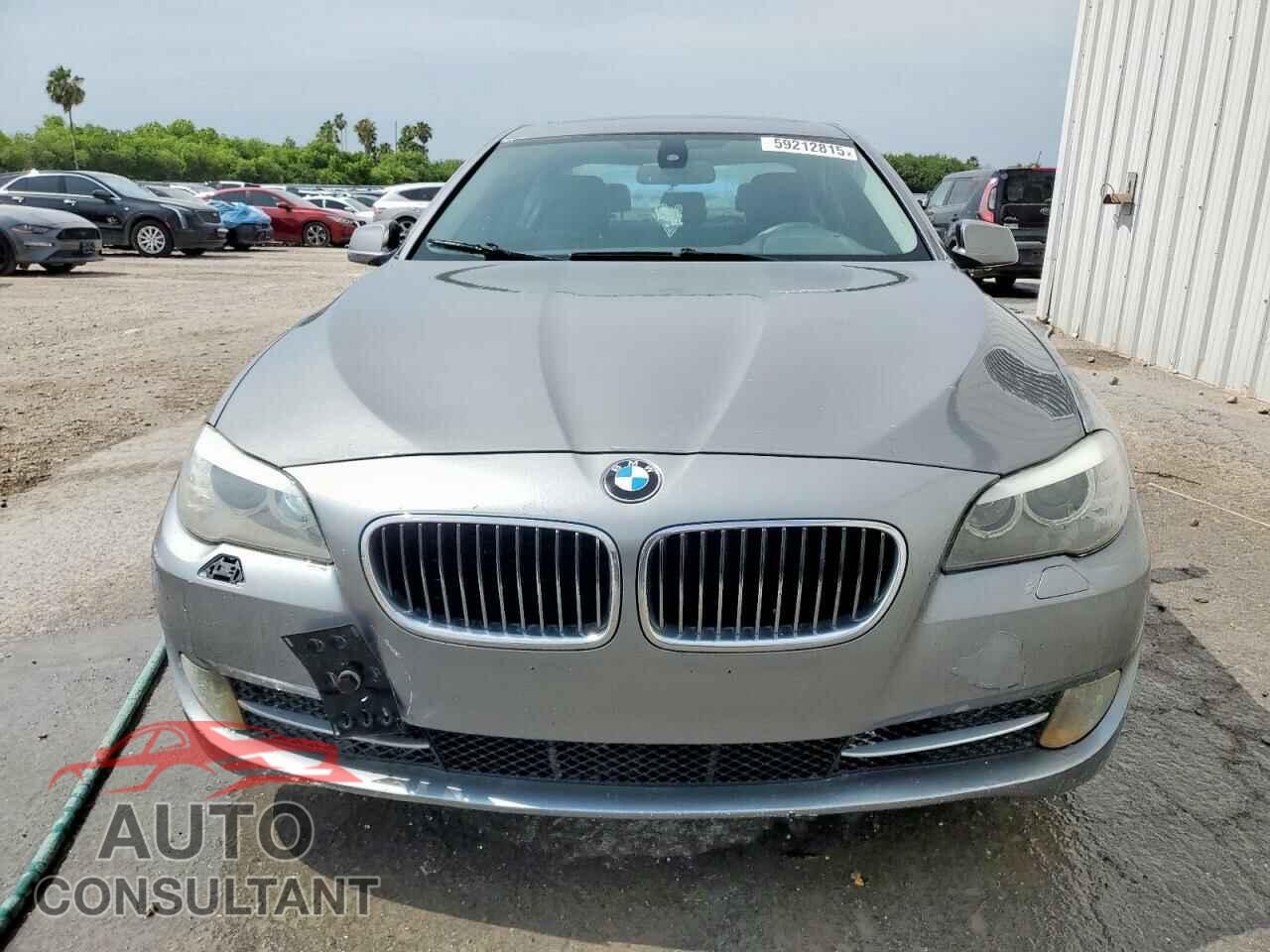 BMW 5 SERIES 2011 - WBAFR1C5XBC748038
