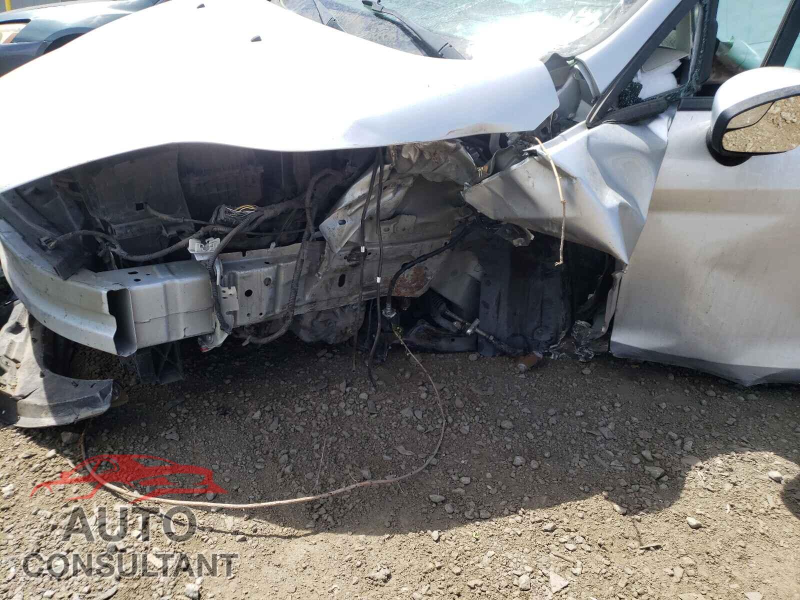 FORD FIESTA 2017 - 3FADP4EJ5HM136077