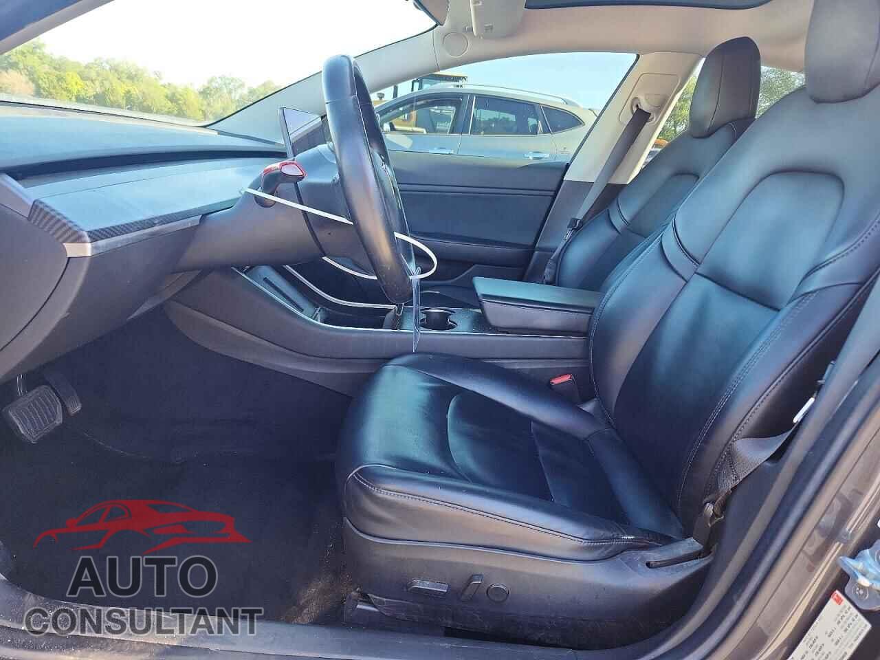 TESLA MODEL 3 2018 - 5YJ3E1EA5JF006935