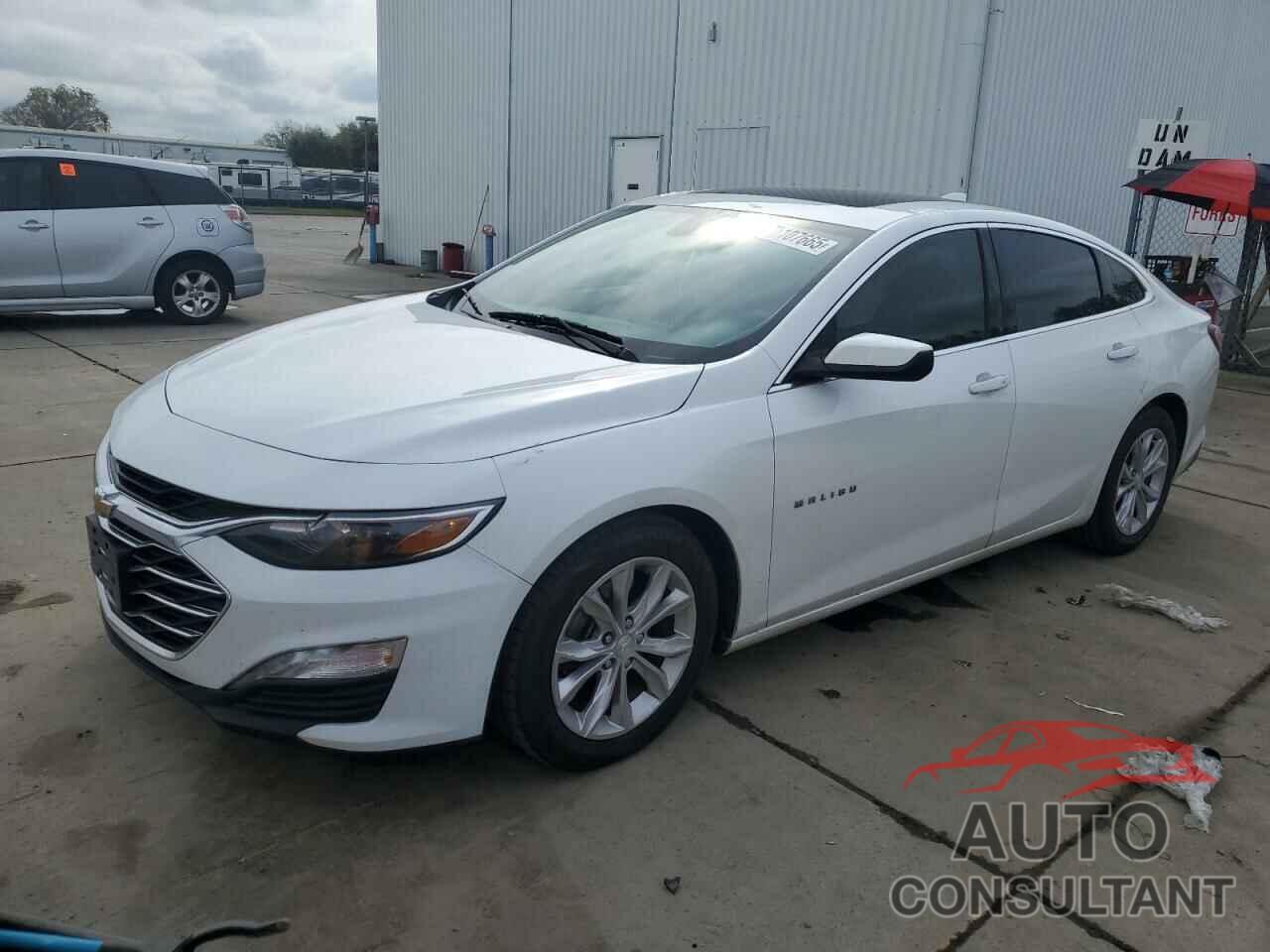 CHEVROLET MALIBU 2020 - 1G1ZD5ST5LF025406