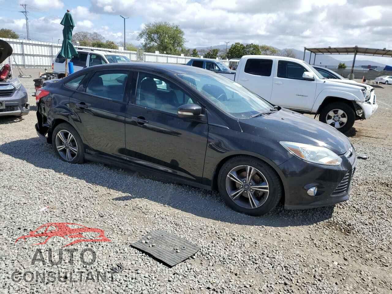 FORD FOCUS 2014 - 1FADP3F2XEL399485