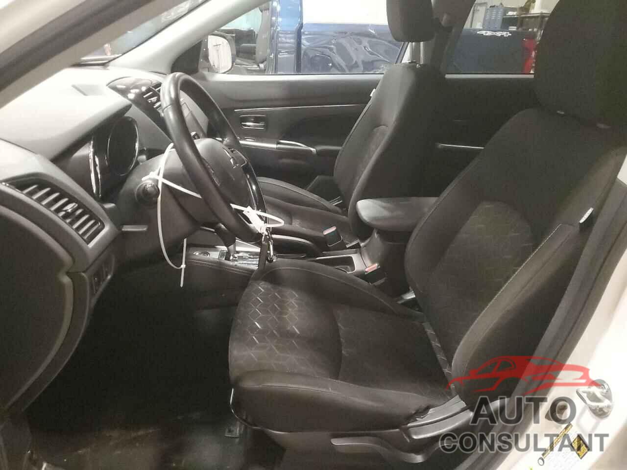 MITSUBISHI OUTLANDER 2021 - JA4ARUAU7MU019625