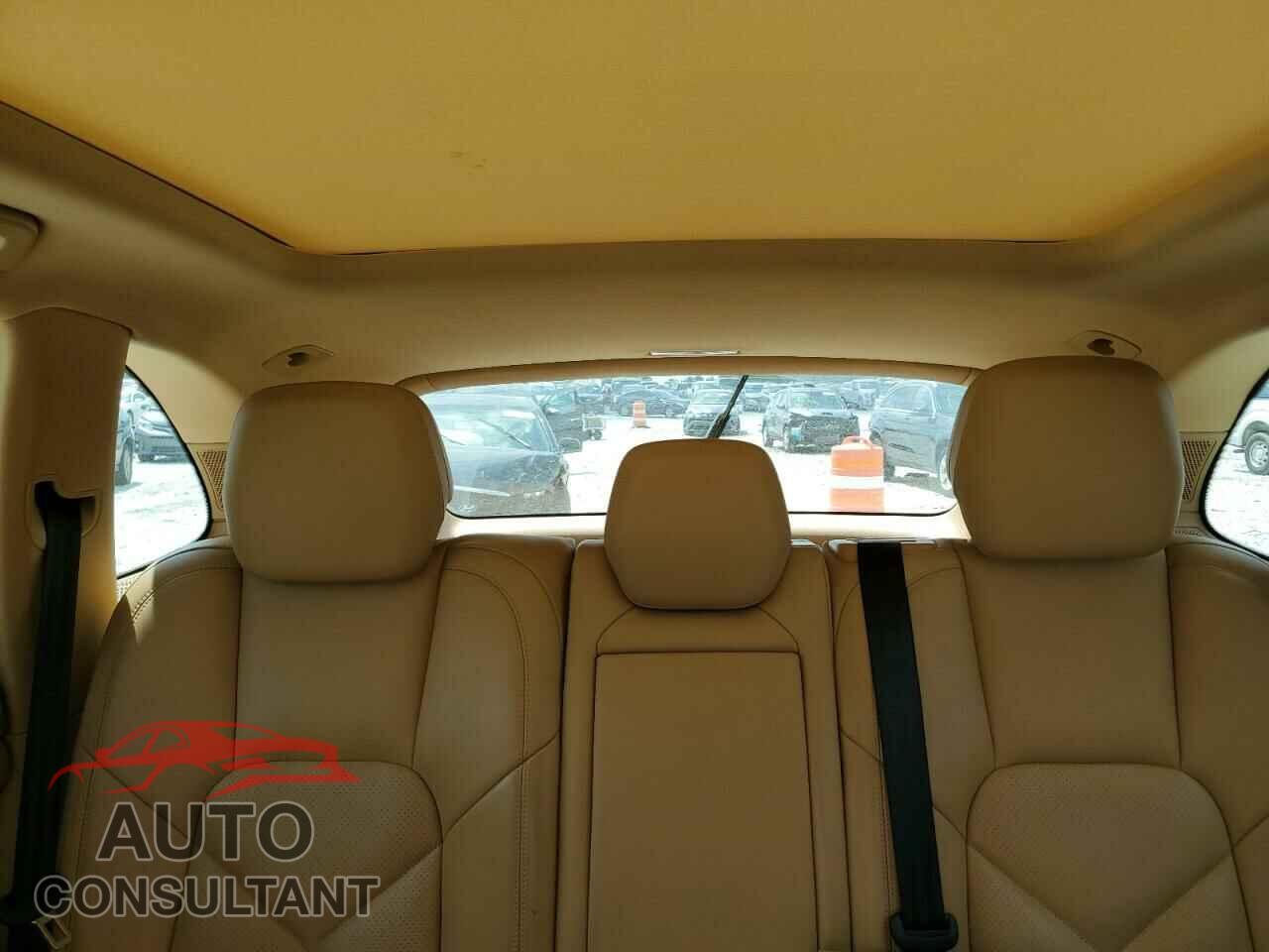 PORSCHE CAYENNE 2016 - WP1AA2A26GLA09340