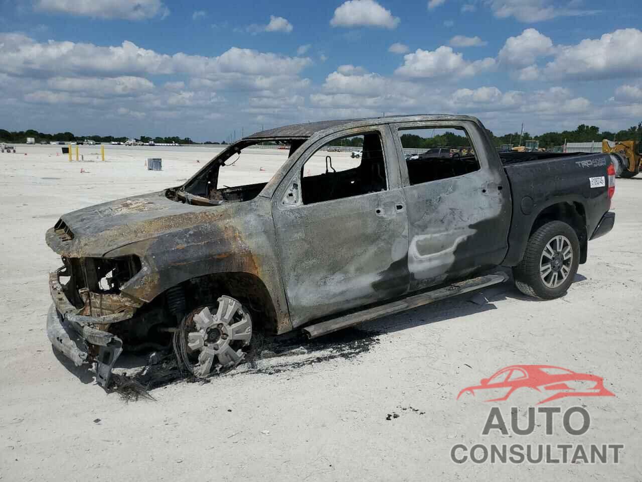 TOYOTA TUNDRA 2018 - 5TFDW5F11JX726942