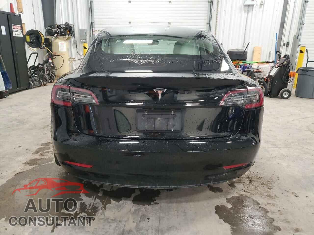 TESLA MODEL 3 2019 - 5YJ3E1EA5KF407757