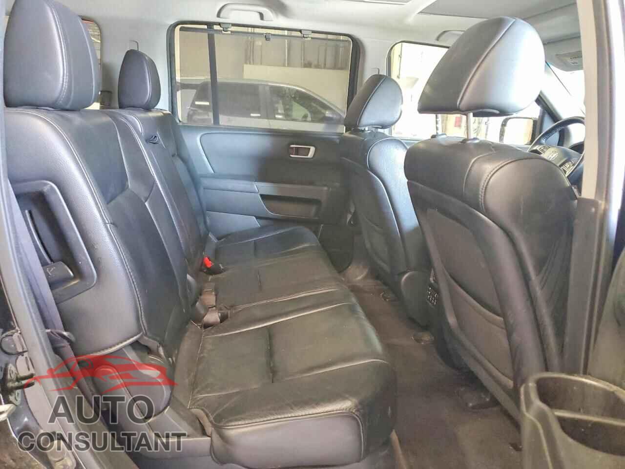 HONDA PILOT 2012 - 5FNYF4H9XCB081557