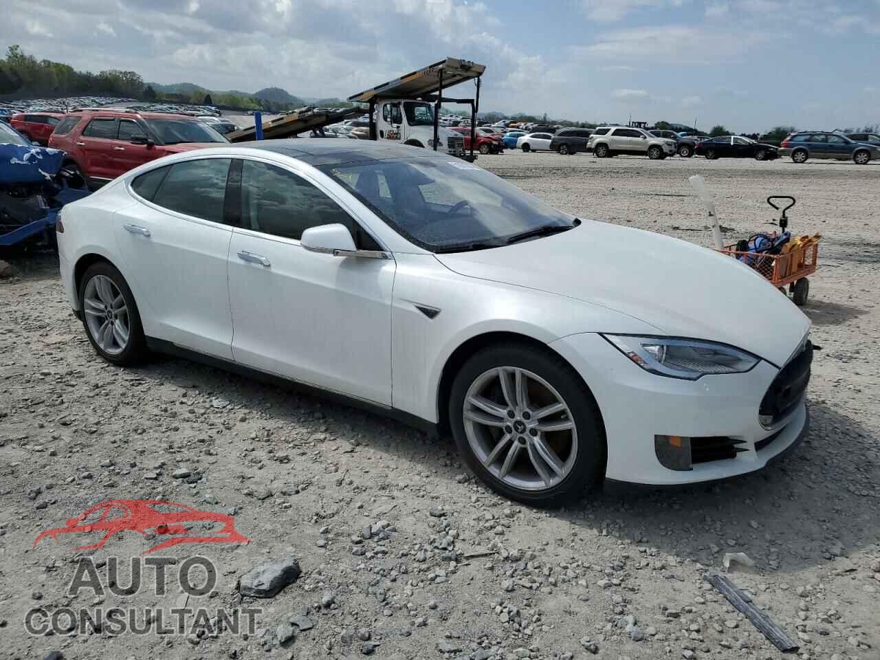TESLA MODEL S 2014 - 5YJSA1S11EFP32051