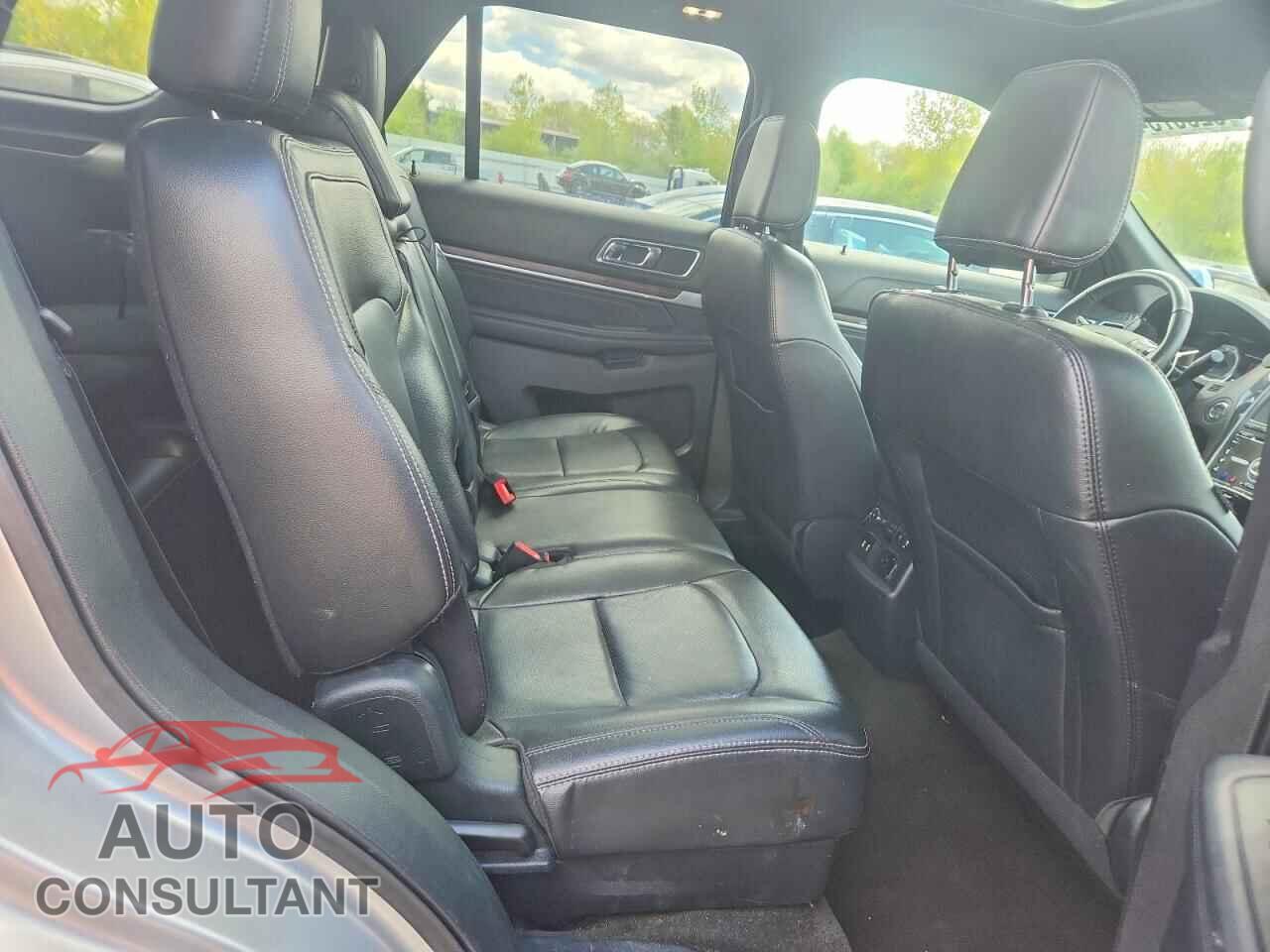 FORD EXPLORER 2018 - 1FM5K8F80JGB45121