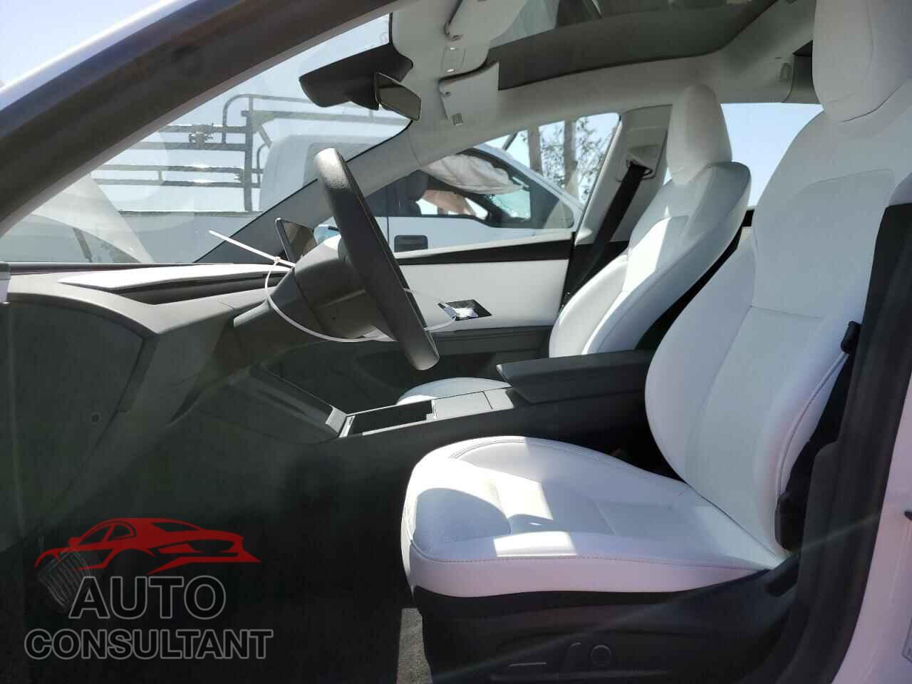 TESLA MODEL 3 2025 - 5YJ3E1EA7SF921934
