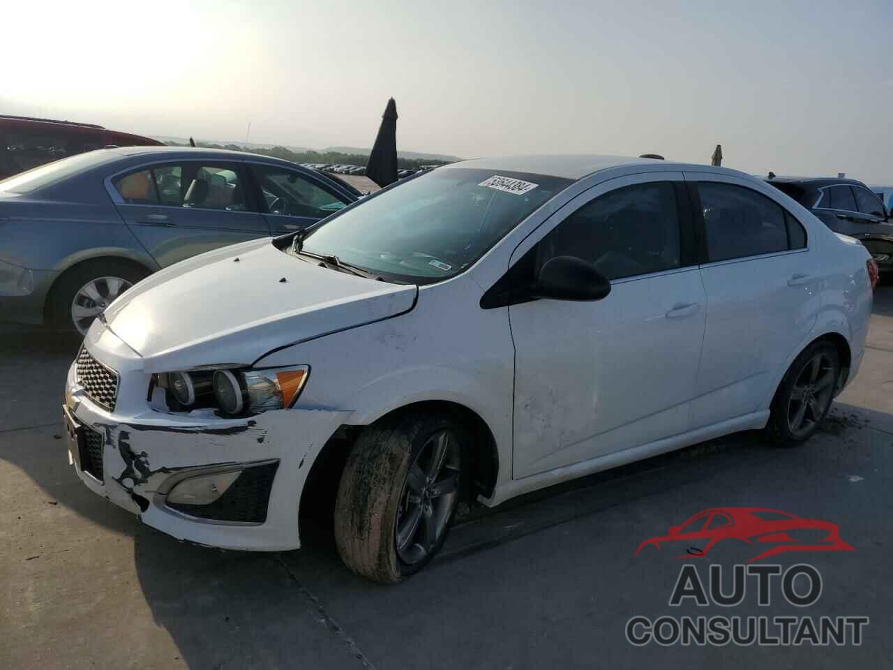 CHEVROLET SONIC 2016 - 1G1JG5SB1G4169032