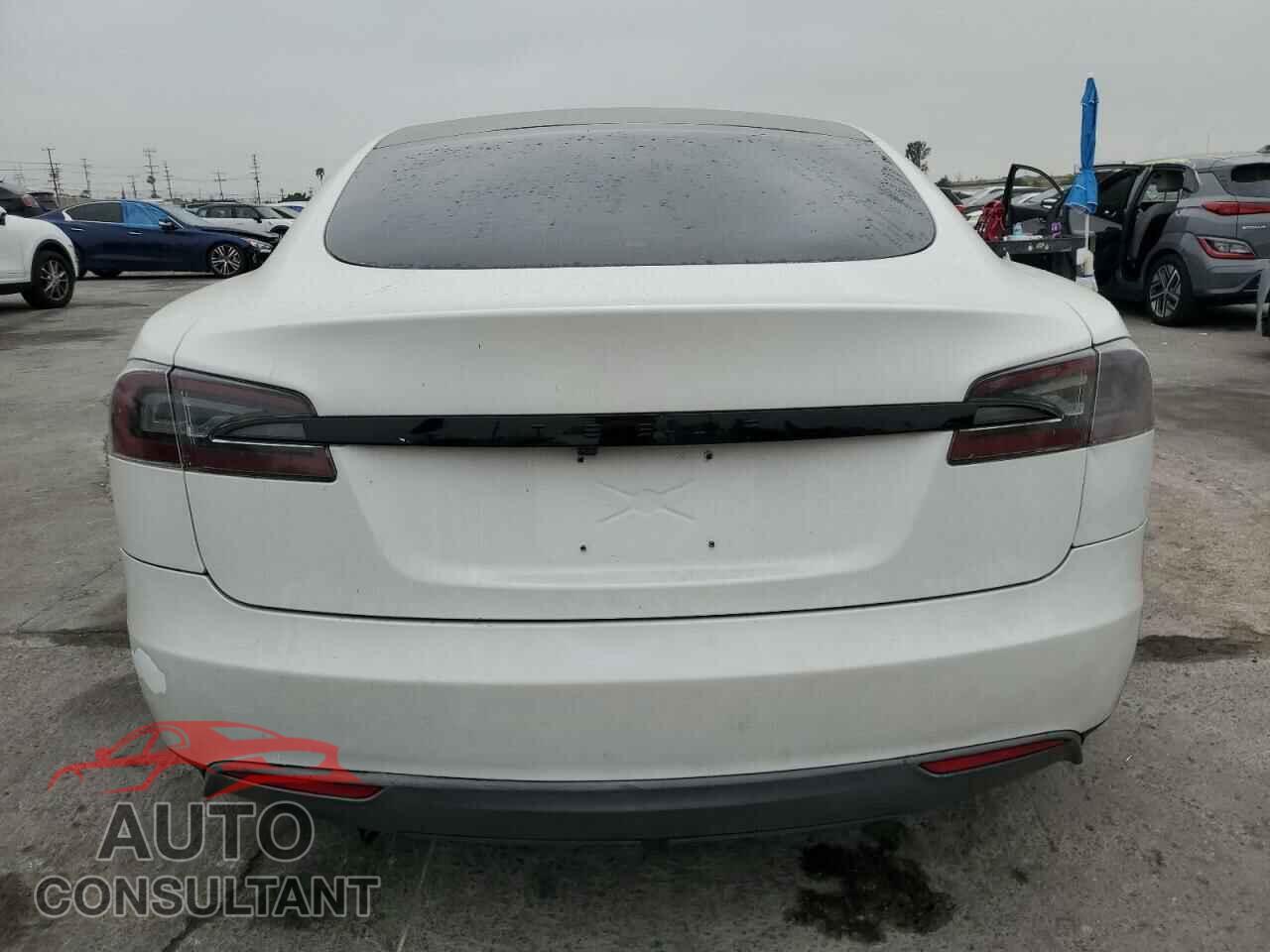 TESLA MODEL S 2013 - 5YJSA1DN4DFP13718