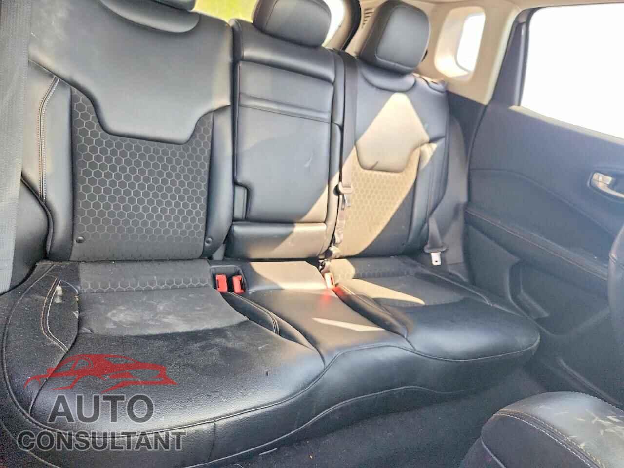 JEEP COMPASS 2017 - 3C4NJDBB9HT672274