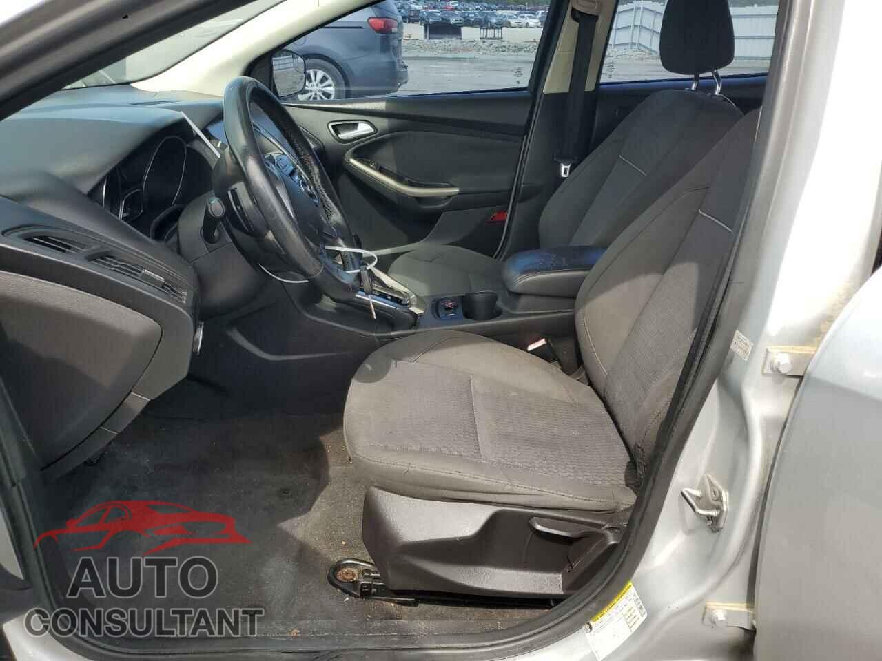 FORD FOCUS 2012 - 1FAHP3H22CL309208