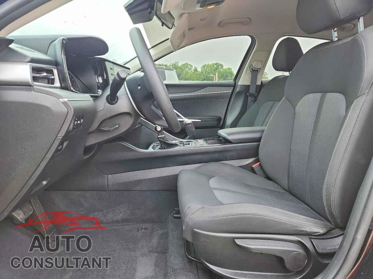 KIA K5 2022 - 5XXG14J22NG147560