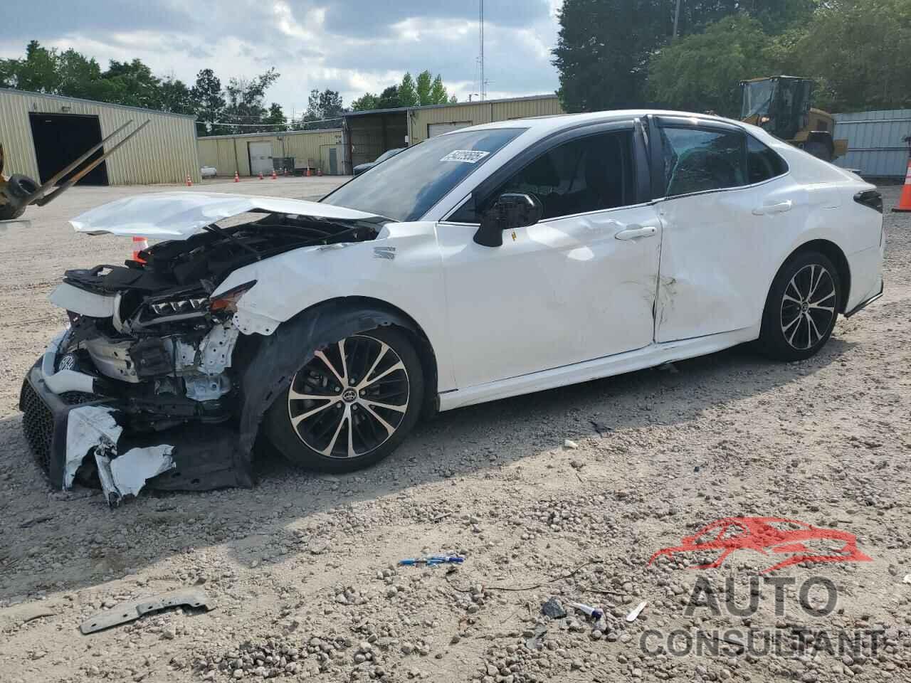 TOYOTA CAMRY 2018 - 4T1B11HK9JU632258