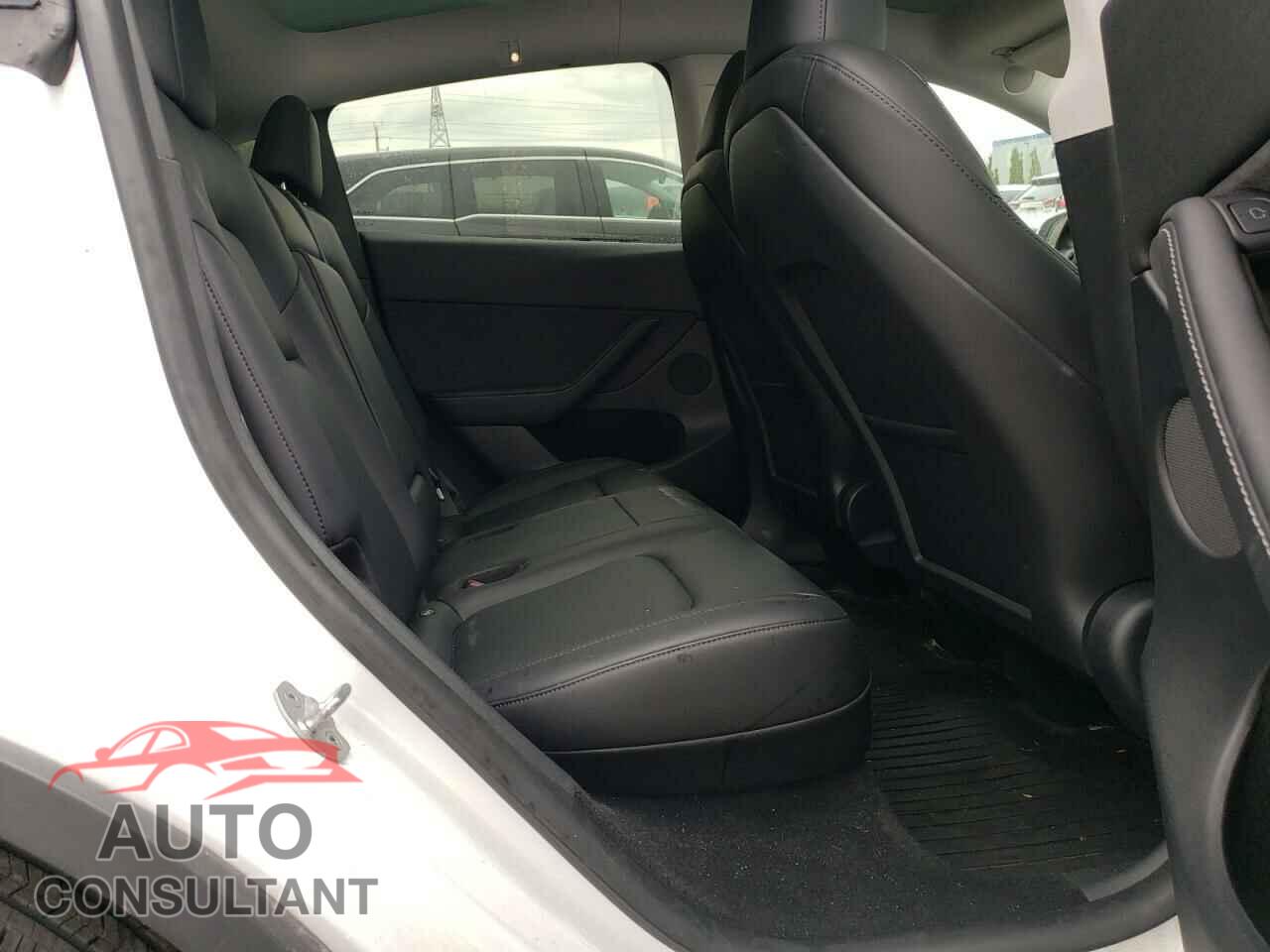 TESLA MODEL Y 2023 - LRWYGDFD4PC929579